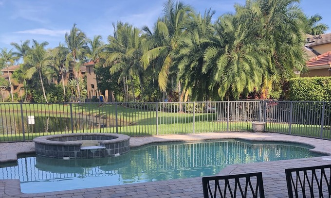 Versailles Casa | Wonderful estate in Palm Beach! Flexible terms for stay