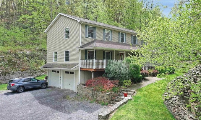 Town of Lloyd Casa | Cozy mountain getaway in the Hudson Valley