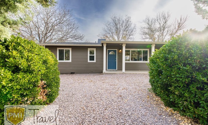 Prescott Casa | *Newly Listed *Walk to Watson Lake *Firepit *BBQ Grill