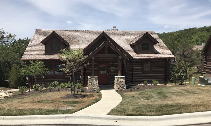 Big Cedars Complejo | Wilderness Club @ Big Cedar Resort - 3 bedroom Presidential cabin, hot tub.