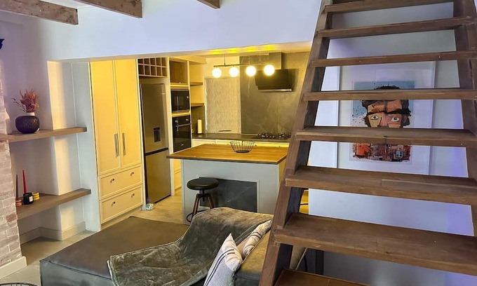 Mowbray Casa | Lemon House - Cozy Modern Finish and Style - Near University of Cape Town UCT