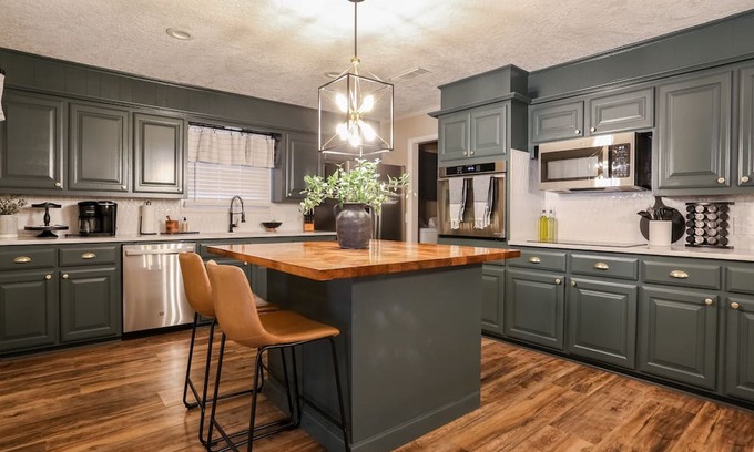 Bowie Casa | Modern Rustic 5 Bedroom