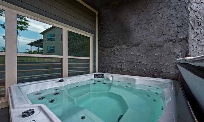Sevierville Cabina | New cabin/Indoor pool/Hot tub
