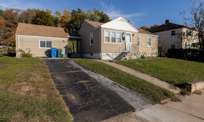 New Haven Casa | Shared Rooms Near Yale Gaming Room