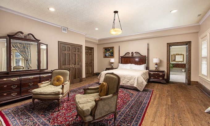 Detroit Cama Y Desayuno | Frederick Stearns House in Detroit is a perfect venue for any private events.