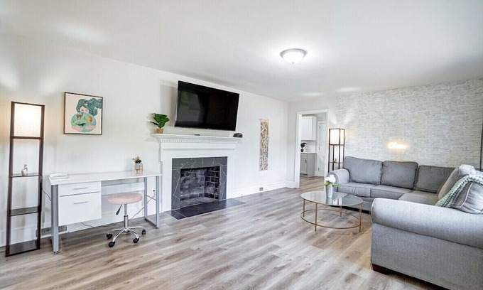 Paw Creek Casa | Hot Tub + Fire Pit Fun! King Suite Paradise