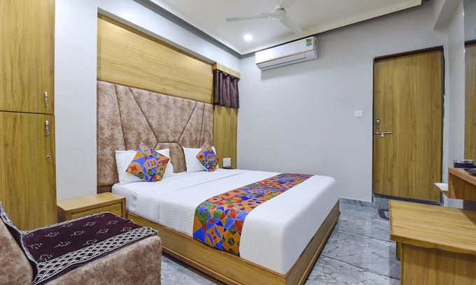 Vastrapur Hotel | Fabhotel Sury Villa