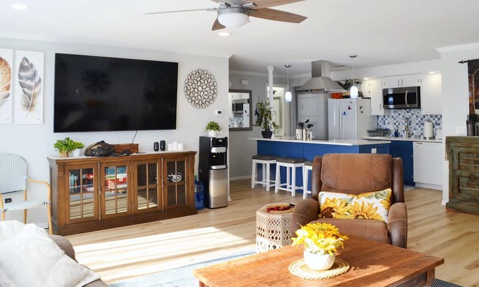 Fort Wayne Casa | Cozy Open Concept Renovated Townhome