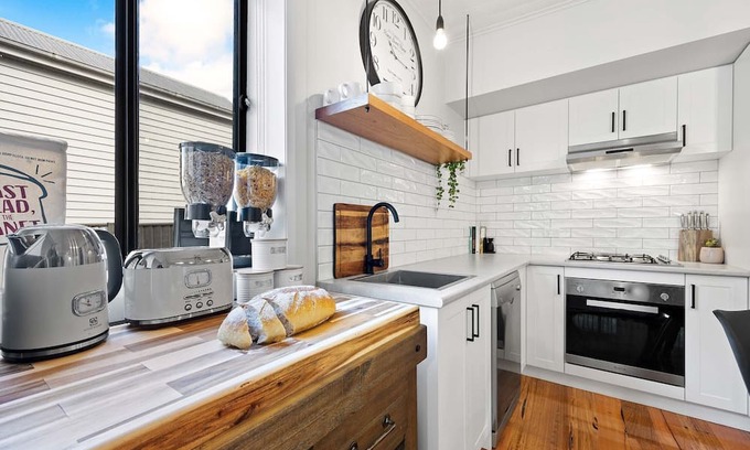 Ballarat East Cabaña | Meet Maggie May, the cutest renovated 1850s miners cottage, close to attractions