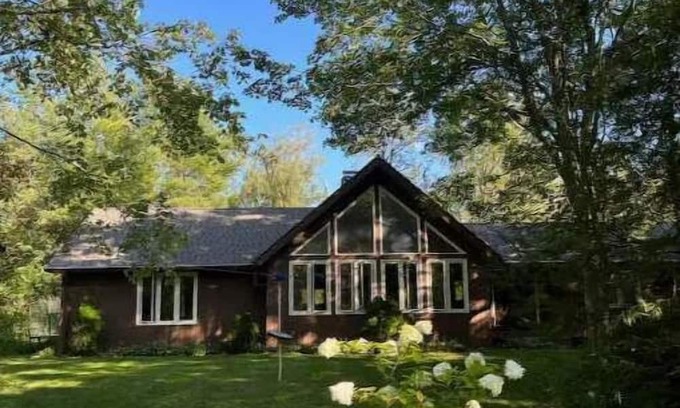 Goshen Casa | Sun-Soaked Chalet Near Lake and Ski Mountain