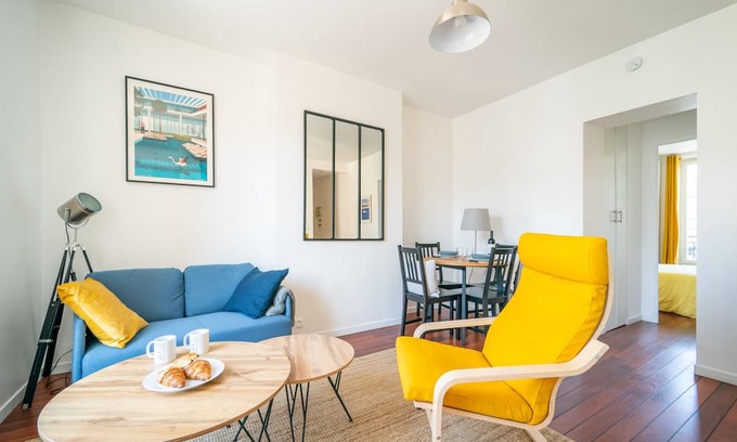 Bourg-la-Reine Apartamento | Vrbo Property