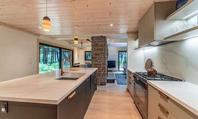 Baysville Cabaña | Muskoka Luxury Beach House Sunset and Big Lake Views