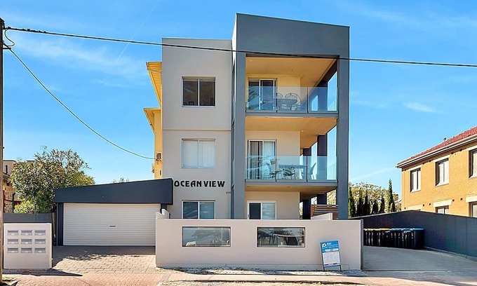Adelaide Apartamento | Iconic Largs Bay Foreshore Holiday Apartment - Beach Days & Sunsets!