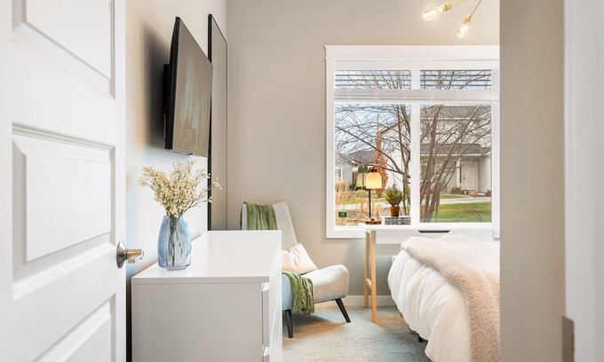 Tri-Cities Casa | Private Guest Suite w/ Private Entrance in Tri-Cities - THE STAY
