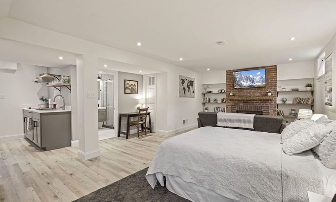 16th Street Heights Apartamento | Cozy and modern Basement Apartment in great Washington, DC neighborhood!