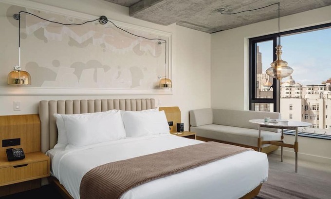 Tenderloin Casa | Artful Retreat near San Francisco MoMA, Stylish Urban Pet-Friendly Haven!