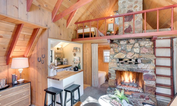 Sugarloaf Cabina | Sugarloaf Storybook Cabin w/ Fire Pit & Grill
