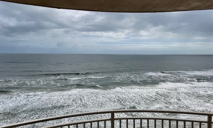 Daytona Beach Condominio | Oceanfront Paradise in Daytona Beach Shores