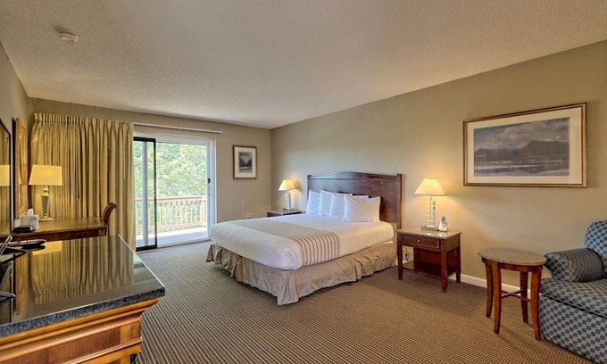 Clayton Condominio | KW_406 King Bed Unit