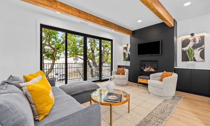 East End Casa | #HabitueHomes - The Waterloo