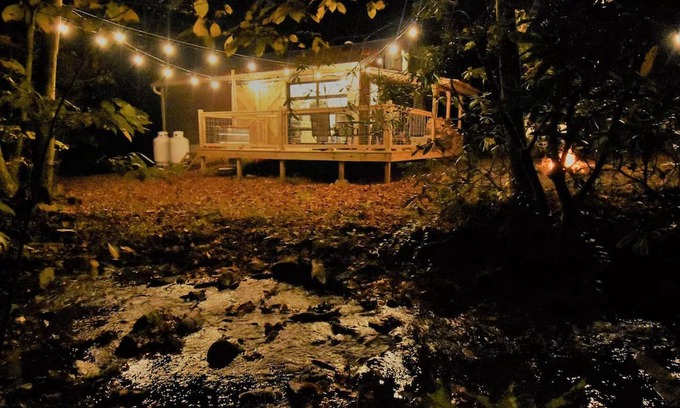Clyde Cabina | Off-Grid, Creekside Cabin in NC Mountains