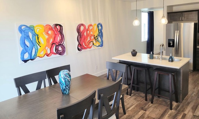 Garden City Casa | The Perfect Family Retreat! Brand new huge townhome!