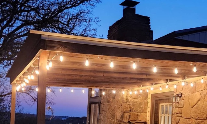 Burnet Cabaña | Hilltop Haven: 5 mins to Spider Mountain or Reveille Ranch biking