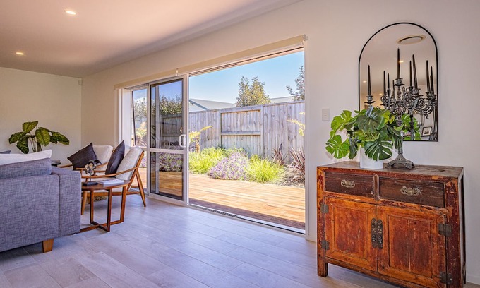 Kinloch Casa | Lake Haven on Montgomery - Kinloch Holiday Home
