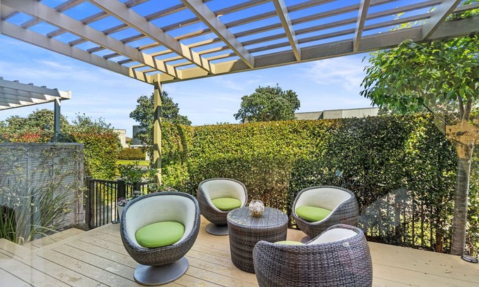 Mount Wellington Cabaña | Central Haven - Stonefields Holiday Townhouse