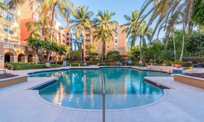 Aventura Apartamento | Modern 2BR Haven: Prime Aventura Living