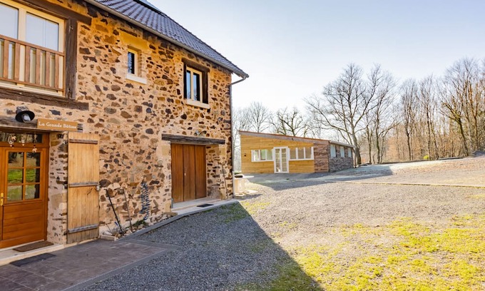 Savignac-Ledrier Casa | Holiday Home 'La Grange' with Private Garden and Wi-Fi