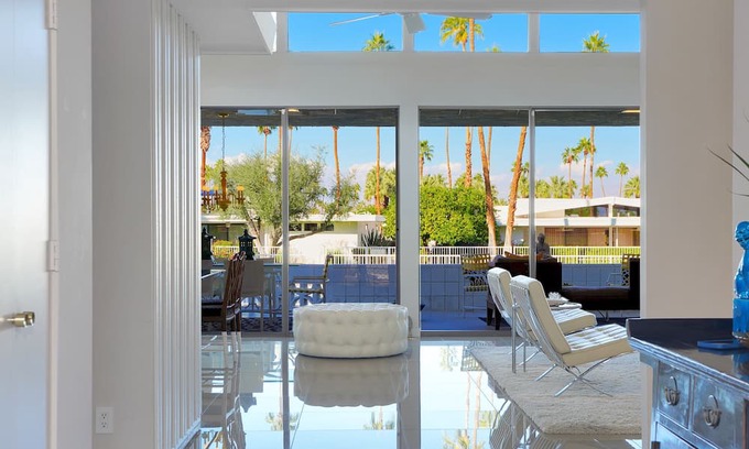 Indian Canyon Casa | Swanky Mid-Century Modern in South Palm Springs
