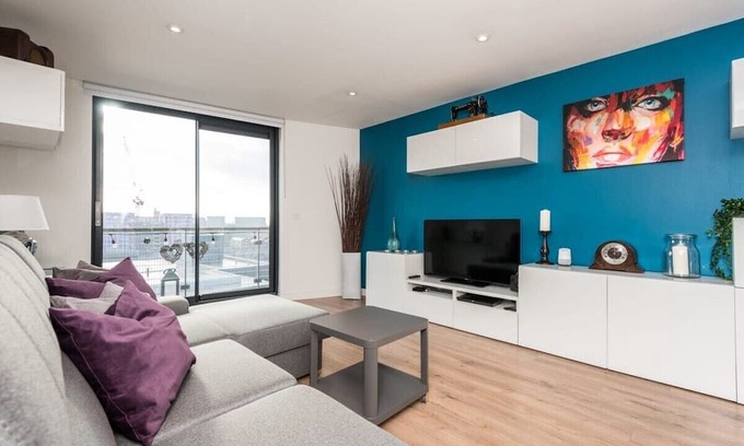 Baltic Triangle Apartamento | Host & Stay | The Baltic Penthouse w/ Balcony