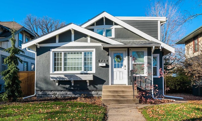 Northrop Casa | Nokomis Nirvana: Delightful 4BR Gem in MPLS