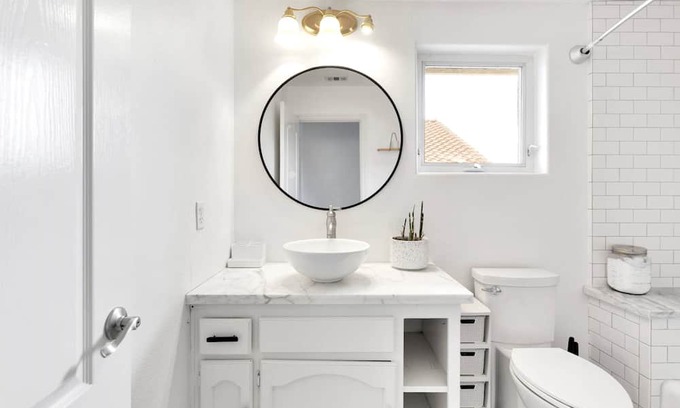 Victorville Casa | Lakefront Serenity Retreat
