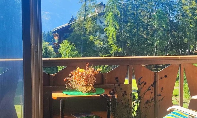 Montana Apartamento | Cozy Studio in Crans-Montana, 300mt from the SKI-Area- Pet-Friendly!