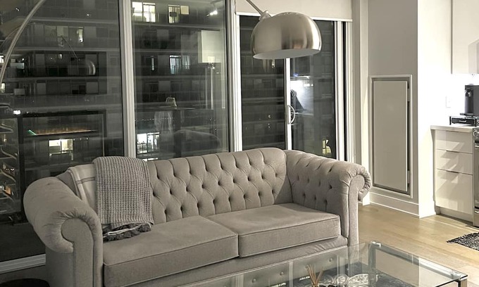 Humber Bay Casa | Upscale Waterfront Condo