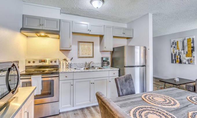Raisin Apartamento | Fresno Apartment With Shared Courtyard!