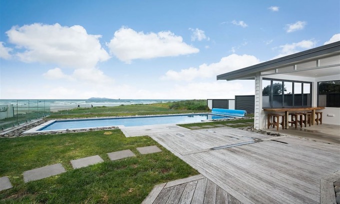 Waihi Beach Casa | ALL THE 3'S @ NUMBER 3