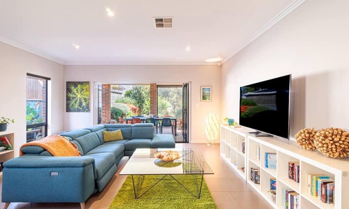 Henley Beach South Apartamento | Pop Art Paradise A Family Getaway at Henley Beach