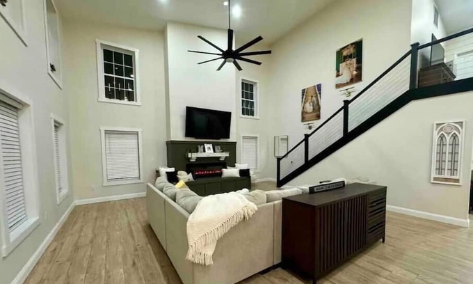 Bardstown Apartamento | The Barndo at Mashburn Farms, Minutes to distilleries, whole farm stay!