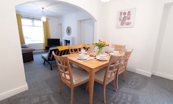 Newbridge Casa | Thorne House - 2 Bedroom Apartment