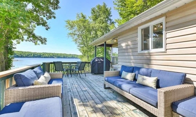 Centre Hastings Cabaña | The Lakeview
