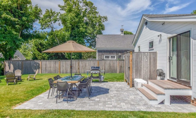 Harwich Center Casa | Renovated Kitchen, 2 Miles to Nantucket Sound!