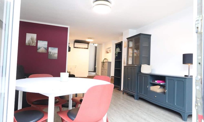 Chemnitz Apartamento | Fantastically located on the edge of the forest with a small garden