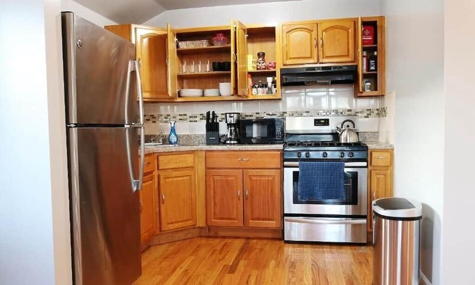 Canarsie Apartamento | Welcome to our beautiful 3 beds 2 baths home you will enjoy a nice relaxing stay