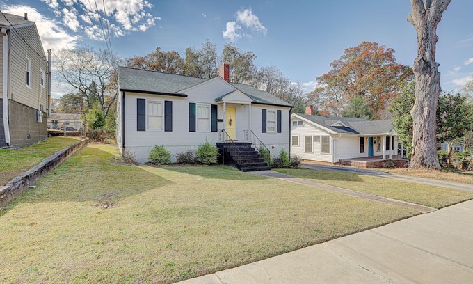 Crestline Heights Casa | Quiet comfy home at foot of Ruffner Mtn - 5 mins to airport, 15 mins to downtown
