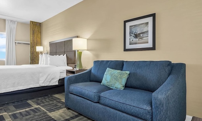 Vacaville Casa | Great Relaxing Overnight Stay! Free Breakfast, Close to Nut Tree Family Park!