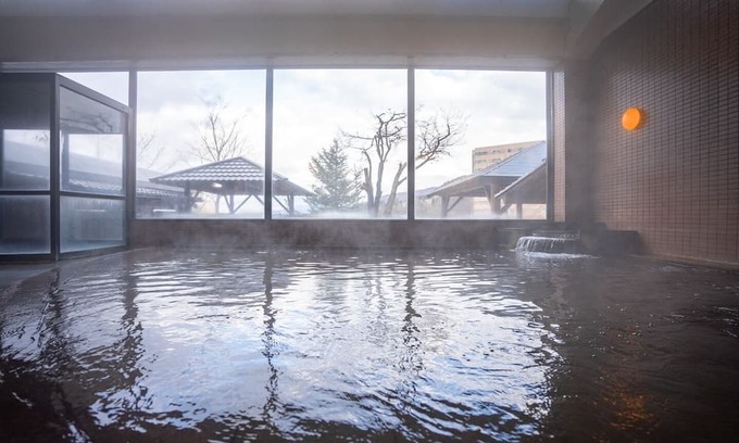Yuzawa-machi Casa | JapaneseWestern room for 3 people Semidouble bed adjacent hot spring facility / Minamiuonuma Niigata