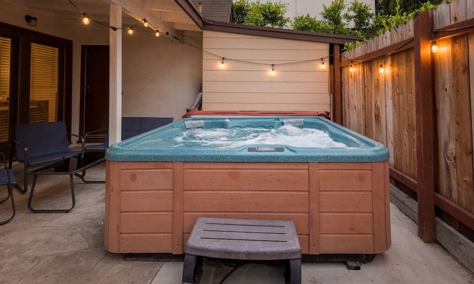 Beverly Hills Casa | Glamorous West Hollywood Gem